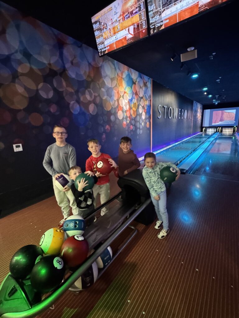 image of kids bowling at stowe bowl