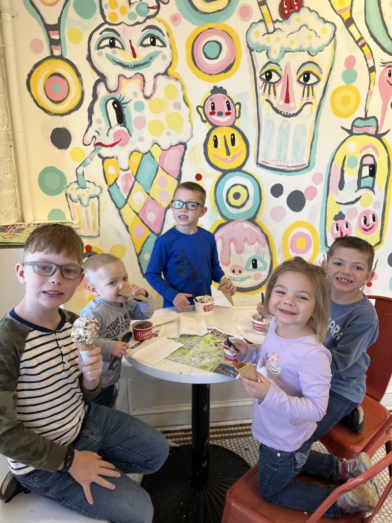 children eating ice cream at clumpies