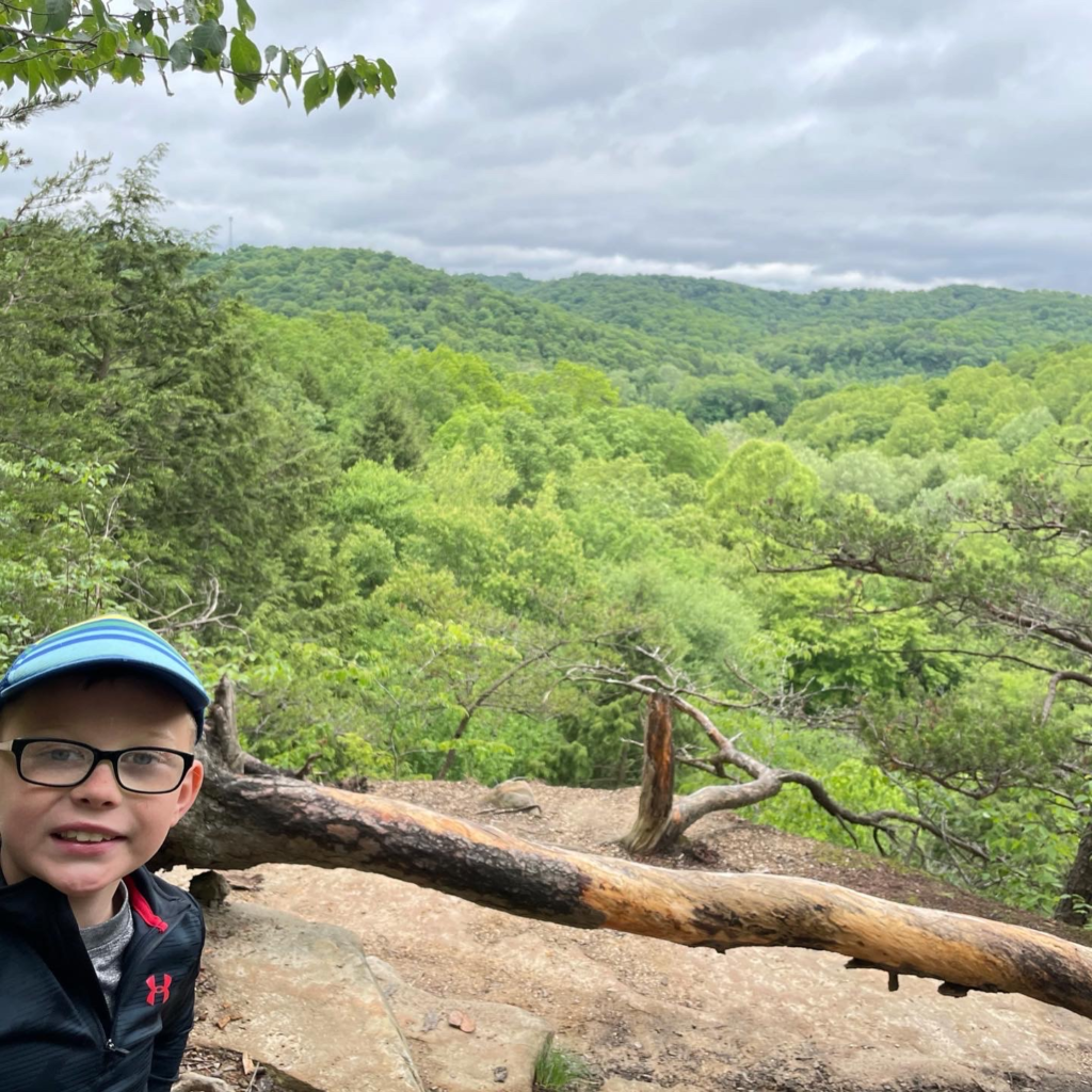 conkles hollow rim hike view hocking hills ohio
